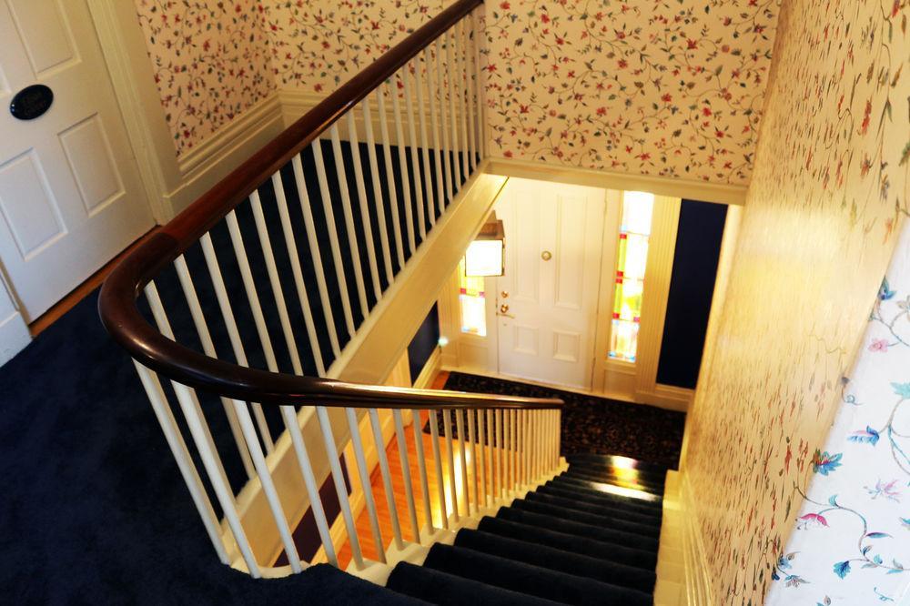 Camden Windward House Hotel Екстериор снимка