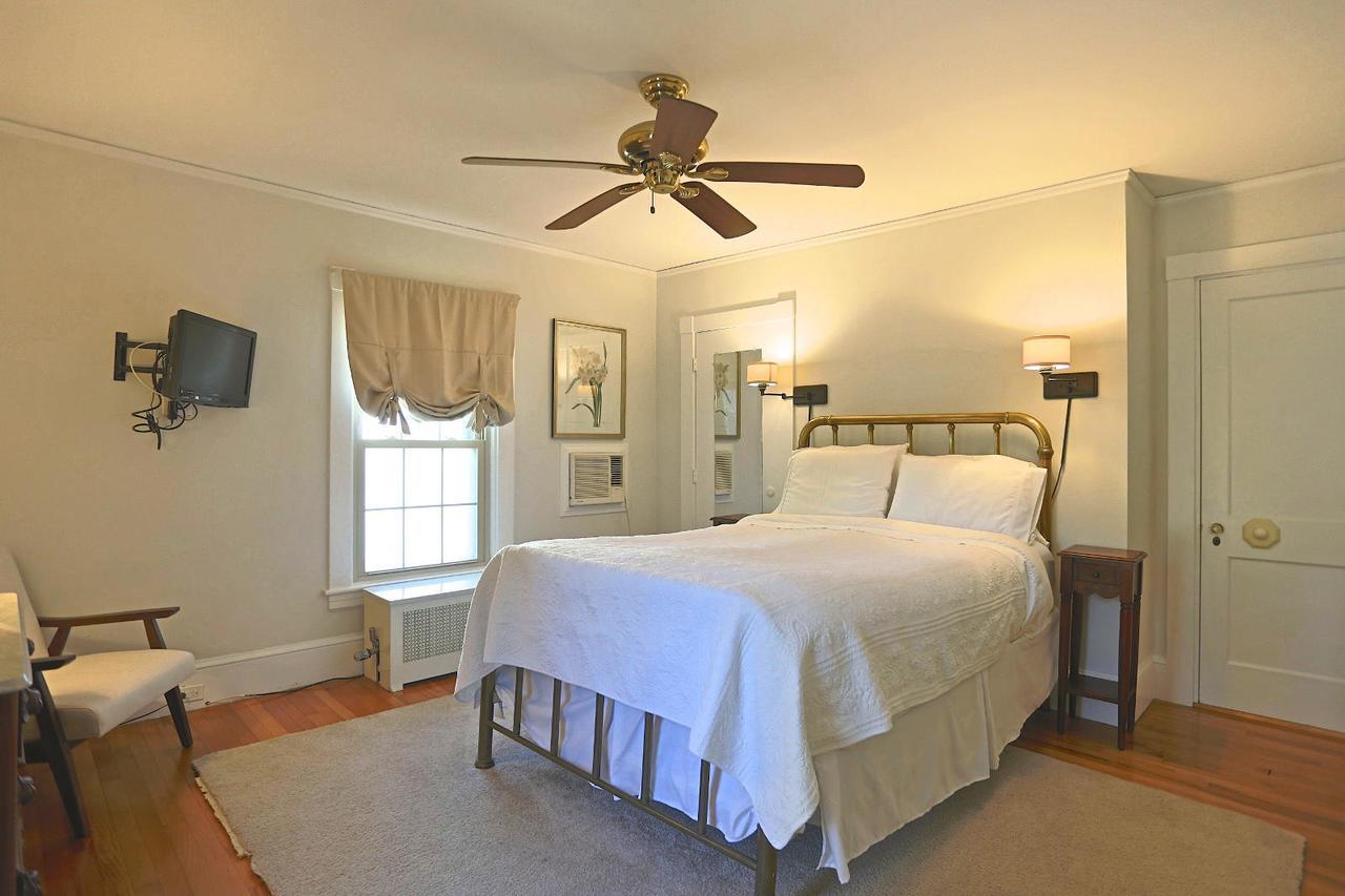 Camden Windward House Hotel Екстериор снимка