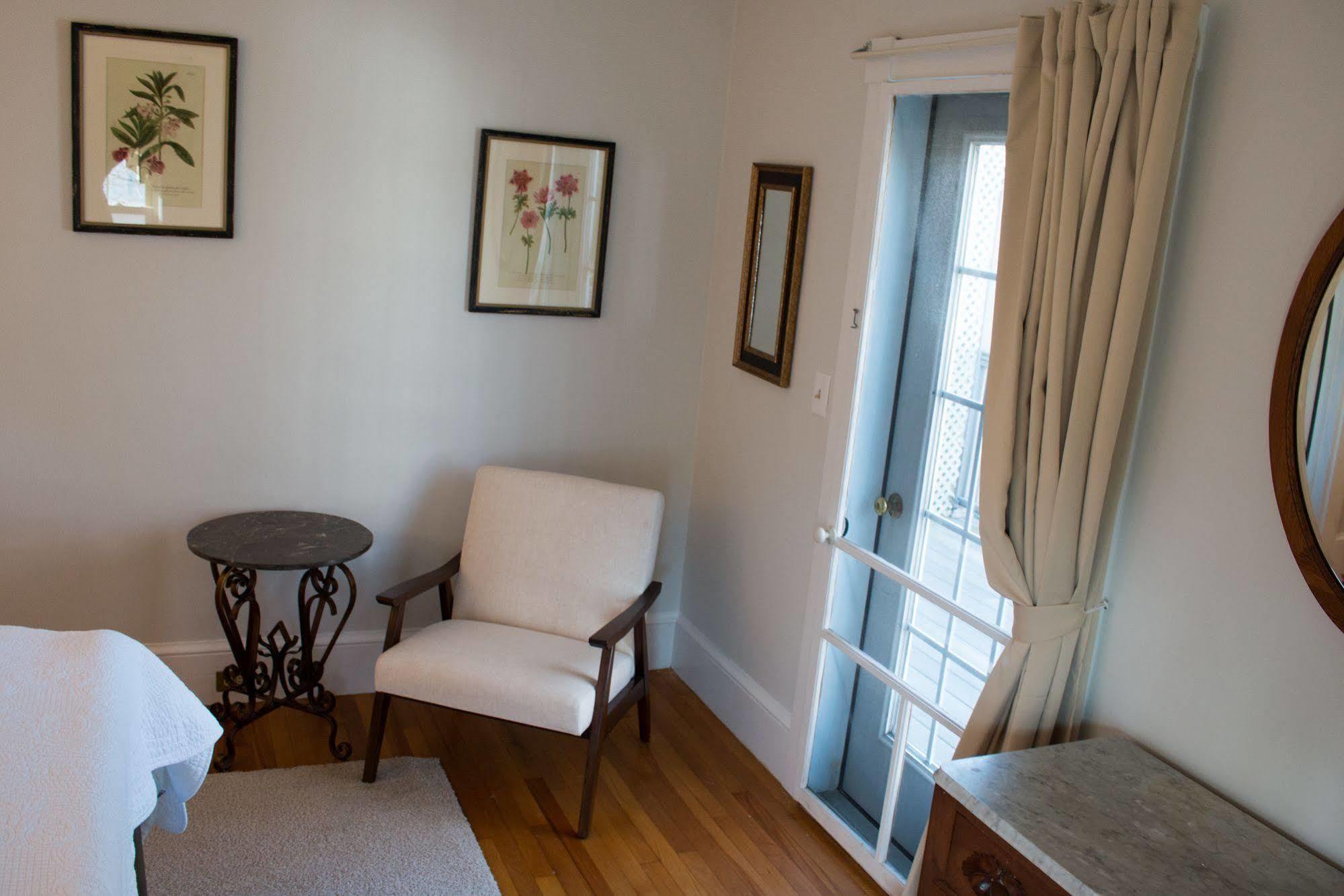 Camden Windward House Hotel Екстериор снимка