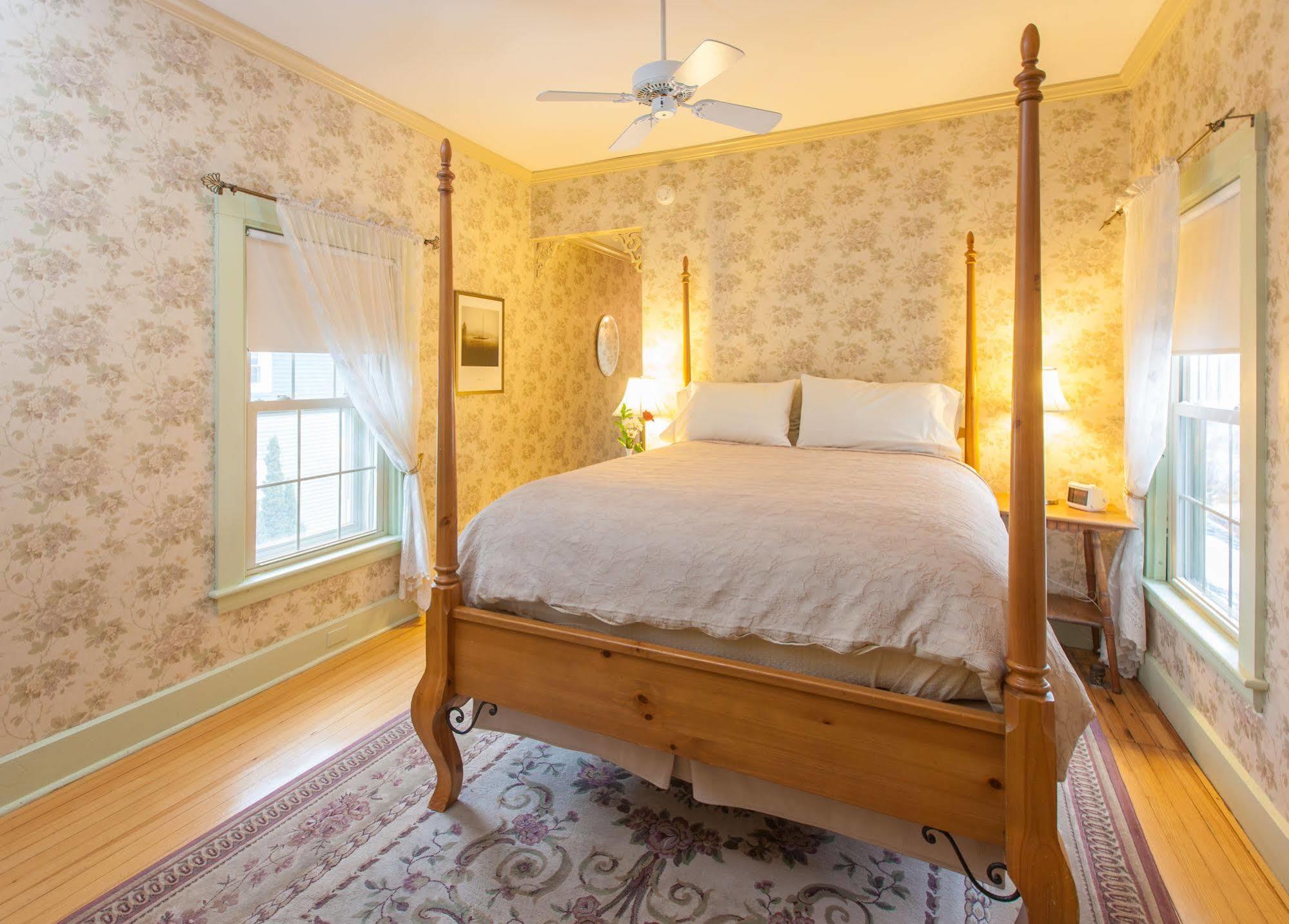 Camden Windward House Hotel Екстериор снимка